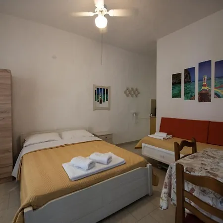 Eleni Neo Klima 招待所 3*