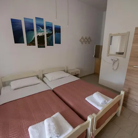 Penzion Eleni Neo Klima 3*