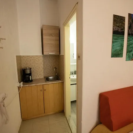 Penzion Eleni Neo Klima 3*