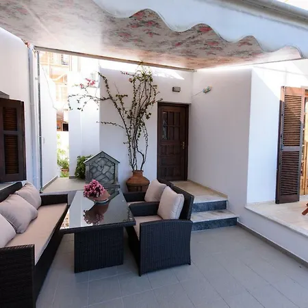 בית הארחה Eleni Neo Klima 3*