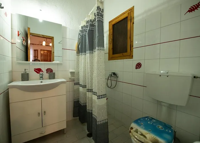 Eleni Neo Klima בית הארחה 3*