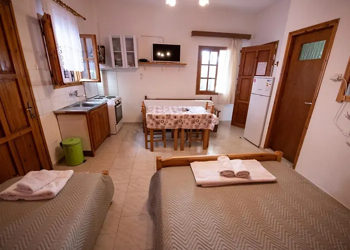 בית הארחה Eleni Neo Klima